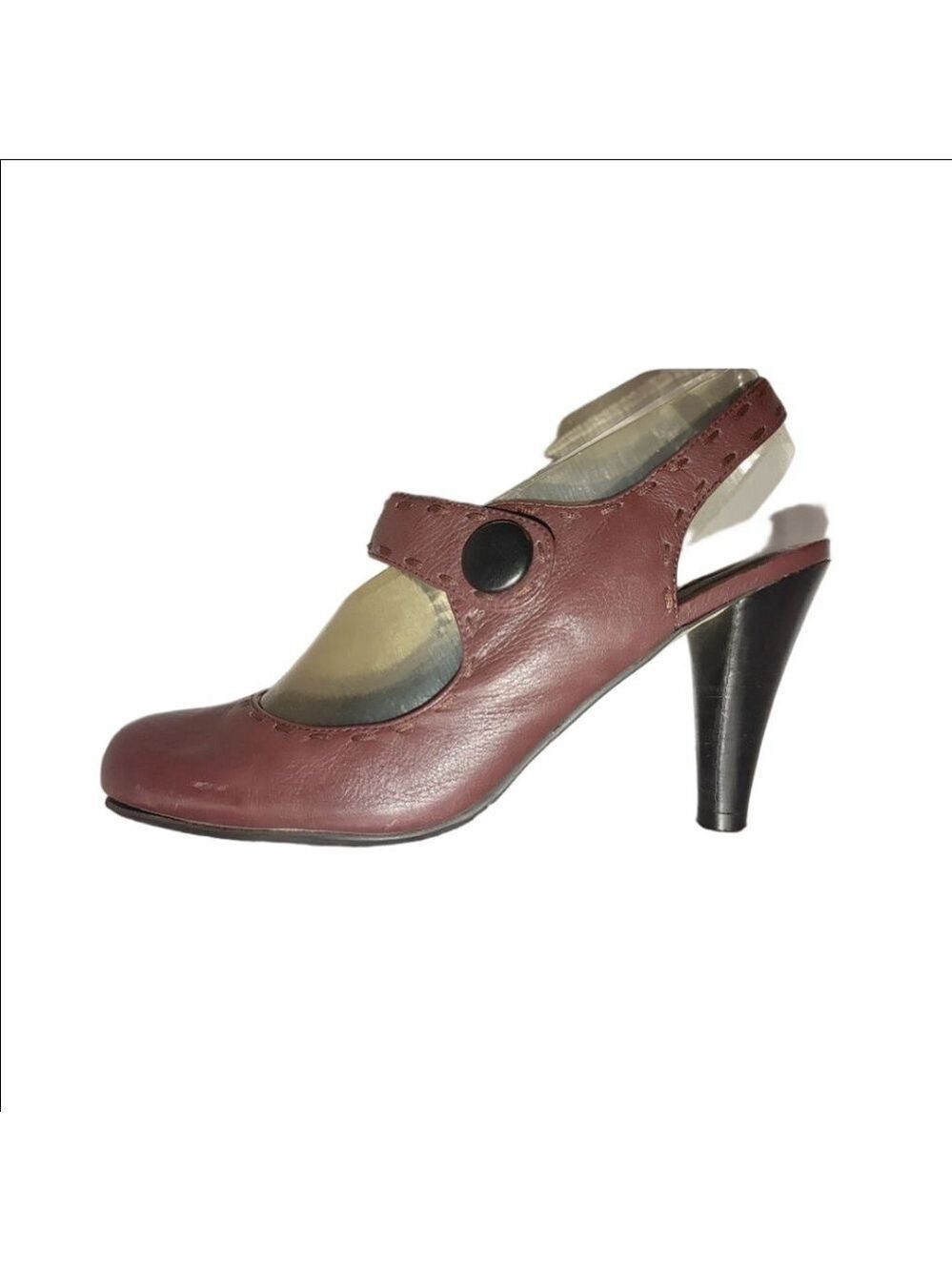 Reba Mary Jane Pumps Size 9
